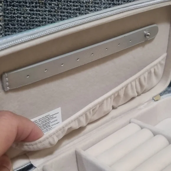 LOVISA Jewelry Storage Case - Picture 9 of 13